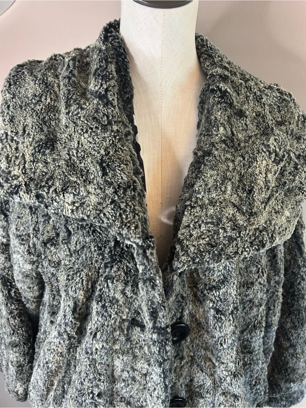CAbi Gray Plush Faux Fur Shrug Jacket xl - Picture 2 of 7